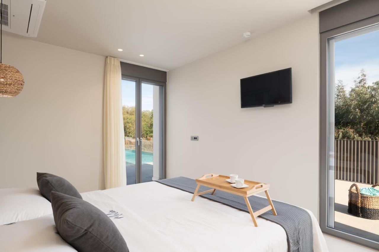 Athina Luxury Villa, With Pool & Walk To The Beach, By Thinkvilla Chania  Exterior photo